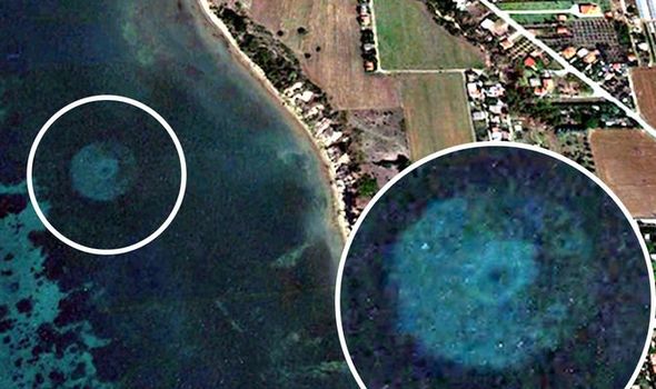 SAY WHAT!! People think they spotted a UFO submerged underwater on Google Earth￼